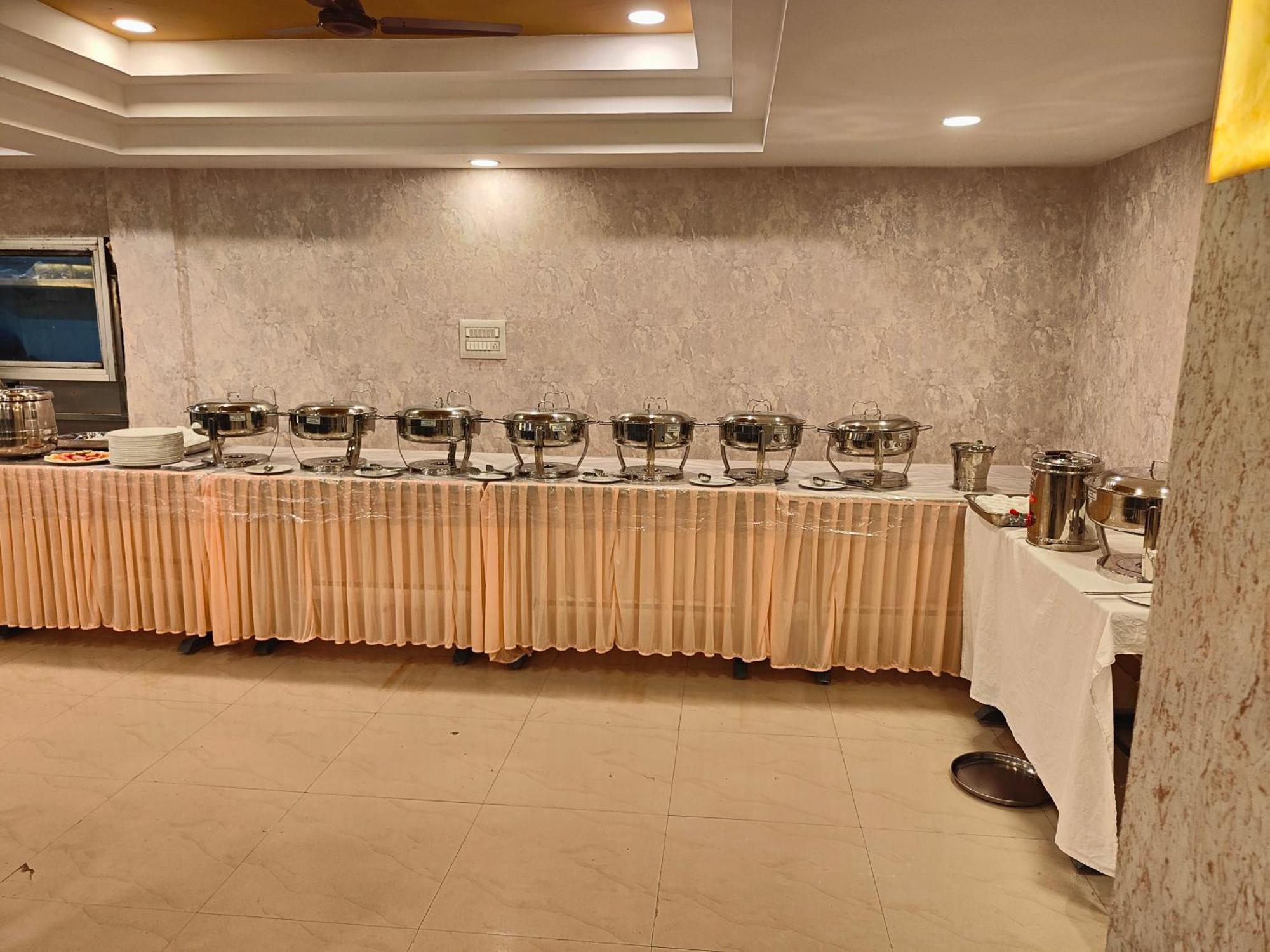 Hotel Geetha International Thoothukudi Exterior foto