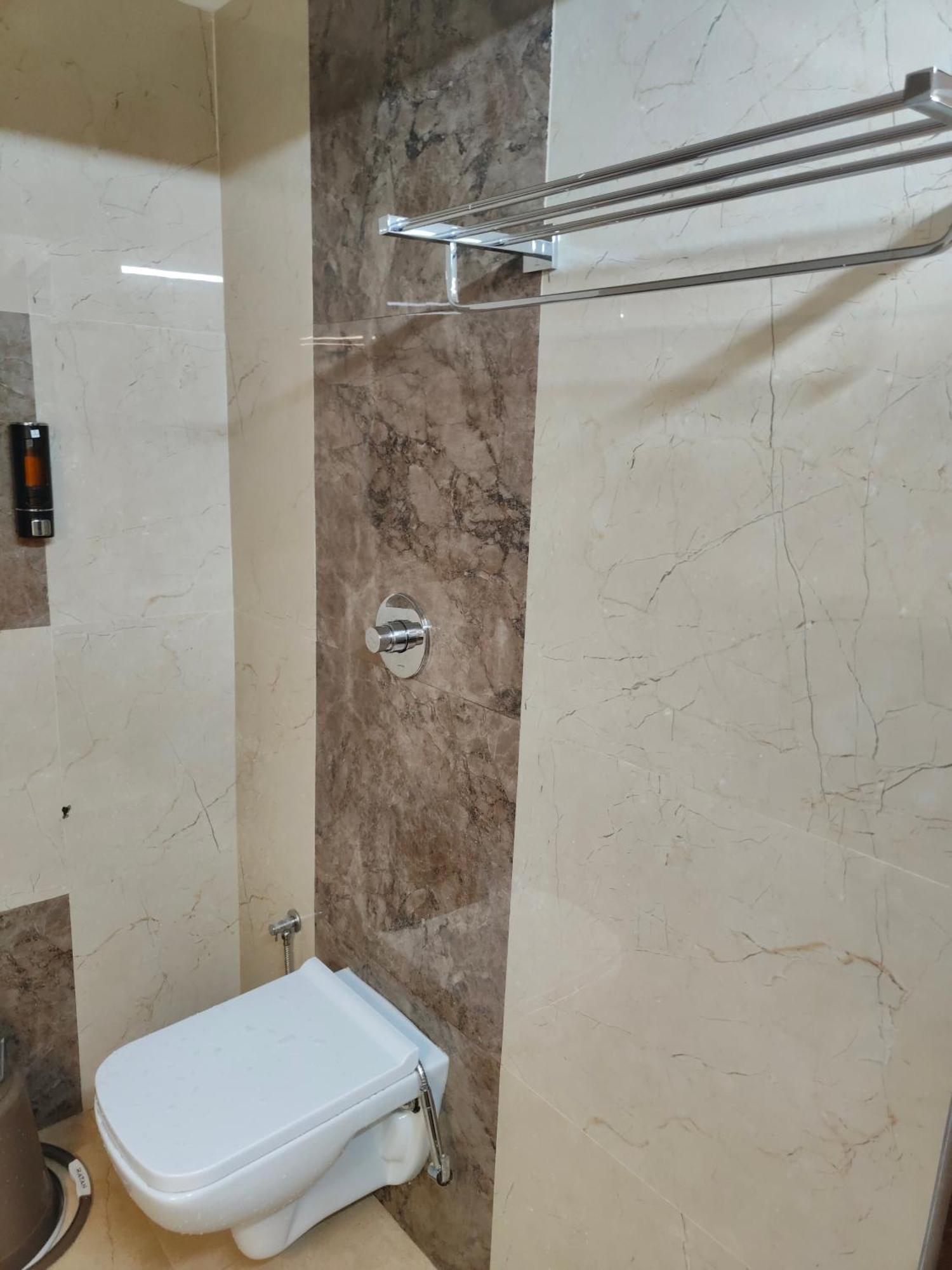 Hotel Geetha International Thoothukudi Exterior foto